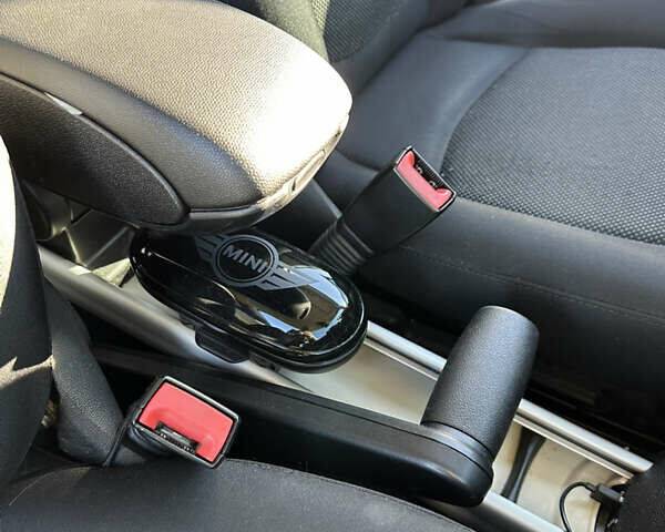 Зелений Міні Кантрімен, об'ємом двигуна 2 л та пробігом 99 тис. км за 11999 $, фото 22 на Automoto.ua