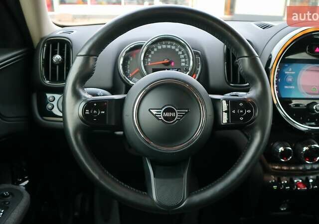 Зелений Міні Кантрімен, об'ємом двигуна 2 л та пробігом 92 тис. км за 28182 $, фото 8 на Automoto.ua