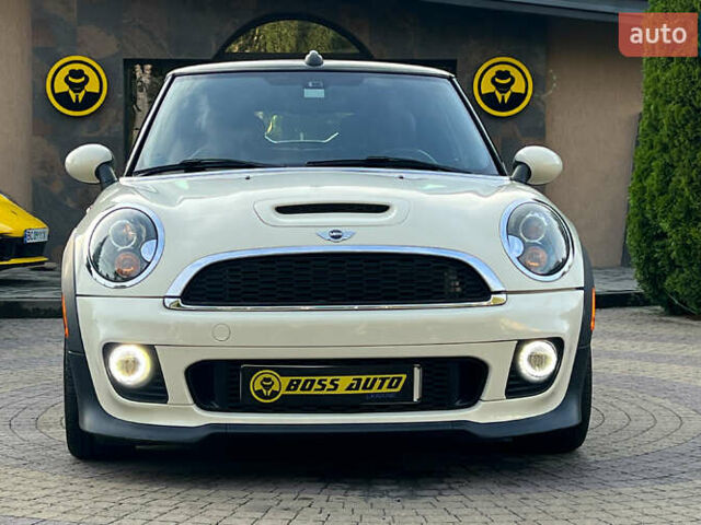 Білий Міні Coupe, об'ємом двигуна 1.6 л та пробігом 24 тис. км за 13300 $, фото 1 на Automoto.ua