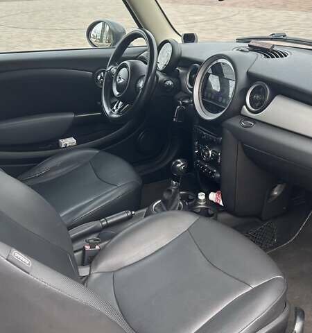 Бежевый Мини Coupe, объемом двигателя 1.6 л и пробегом 150 тыс. км за 9150 $, фото 9 на Automoto.ua