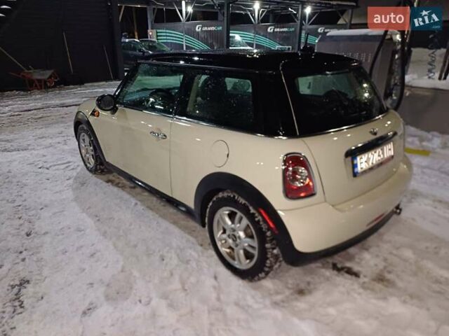 Бежевый Мини Coupe, объемом двигателя 1.6 л и пробегом 268 тыс. км за 5500 $, фото 10 на Automoto.ua