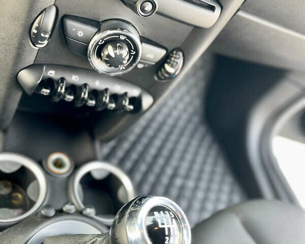 Чорний Міні Coupe, об'ємом двигуна 2 л та пробігом 255 тис. км за 9666 $, фото 24 на Automoto.ua