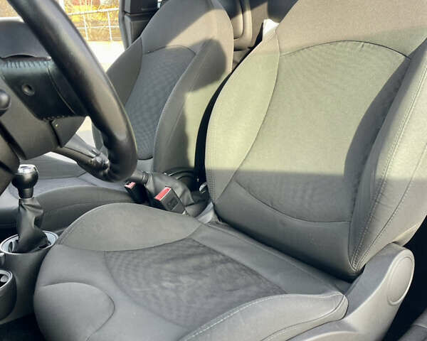 Чорний Міні Coupe, об'ємом двигуна 2 л та пробігом 255 тис. км за 9666 $, фото 27 на Automoto.ua