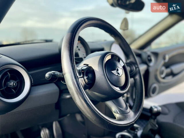 Чорний Міні Coupe, об'ємом двигуна 2 л та пробігом 255 тис. км за 9666 $, фото 22 на Automoto.ua