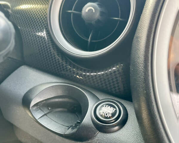 Чорний Міні Coupe, об'ємом двигуна 2 л та пробігом 255 тис. км за 9666 $, фото 26 на Automoto.ua