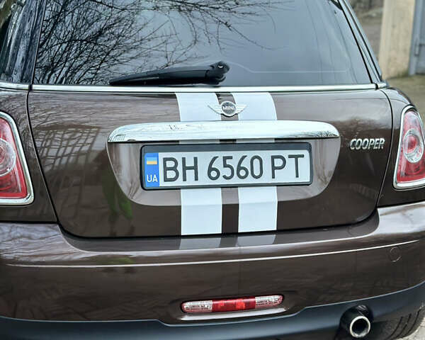 Коричневий Міні Coupe, об'ємом двигуна 1.6 л та пробігом 174 тис. км за 8900 $, фото 3 на Automoto.ua