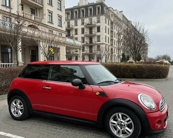 Красный Мини Coupe, объемом двигателя 1.6 л и пробегом 104 тыс. км за 7990 $, фото 3 на Automoto.ua