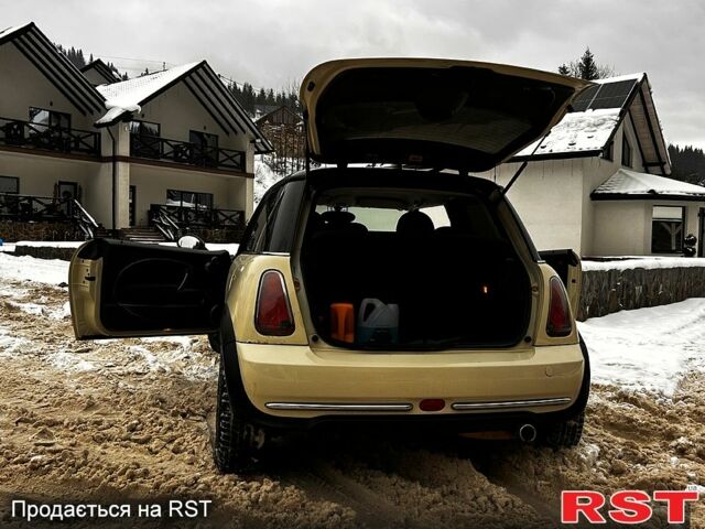 Белый Мини Hatch, объемом двигателя 1.6 л и пробегом 260 тыс. км за 4500 $, фото 6 на Automoto.ua