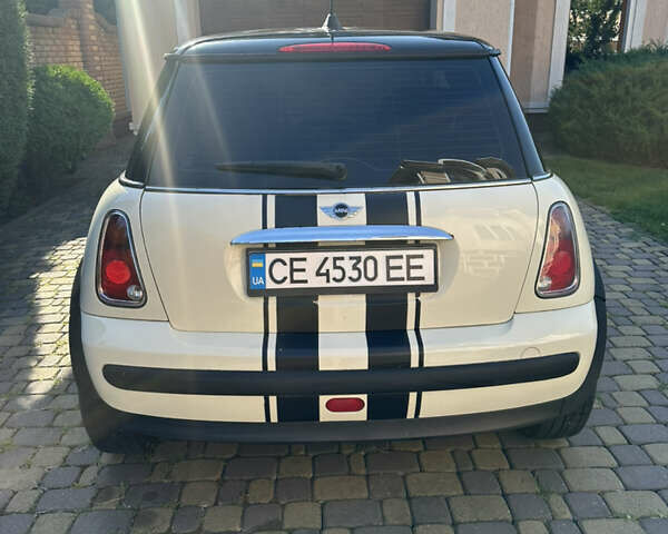 Белый Мини Hatch, объемом двигателя 1.4 л и пробегом 250 тыс. км за 4300 $, фото 2 на Automoto.ua