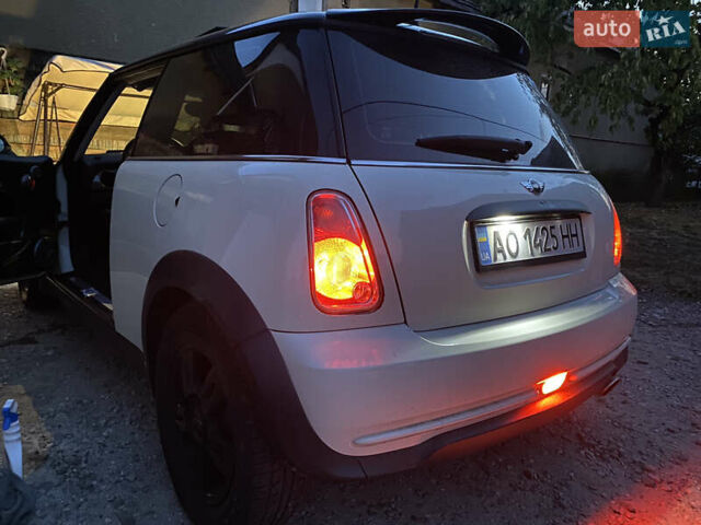 Белый Мини Hatch, объемом двигателя 1.6 л и пробегом 169 тыс. км за 4500 $, фото 7 на Automoto.ua