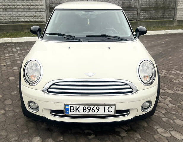 Белый Мини Hatch, объемом двигателя 1.4 л и пробегом 123 тыс. км за 5000 $, фото 2 на Automoto.ua