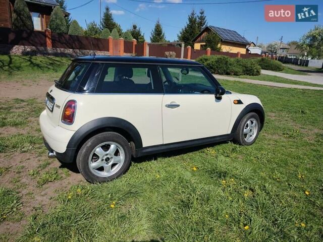 Білий Міні Hatch, об'ємом двигуна 1.6 л та пробігом 190 тис. км за 6000 $, фото 113 на Automoto.ua