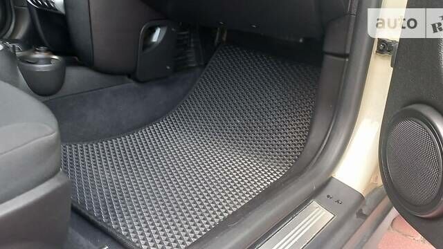 Белый Мини Hatch, объемом двигателя 1.6 л и пробегом 178 тыс. км за 6499 $, фото 29 на Automoto.ua