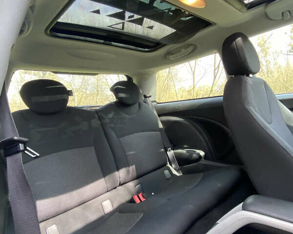 Білий Міні Hatch, об'ємом двигуна 1.6 л та пробігом 245 тис. км за 4500 $, фото 14 на Automoto.ua