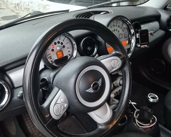 Белый Мини Hatch, объемом двигателя 1.4 л и пробегом 138 тыс. км за 5500 $, фото 14 на Automoto.ua