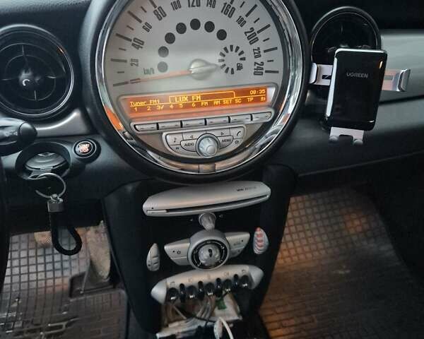 Белый Мини Hatch, объемом двигателя 1.4 л и пробегом 138 тыс. км за 5500 $, фото 16 на Automoto.ua