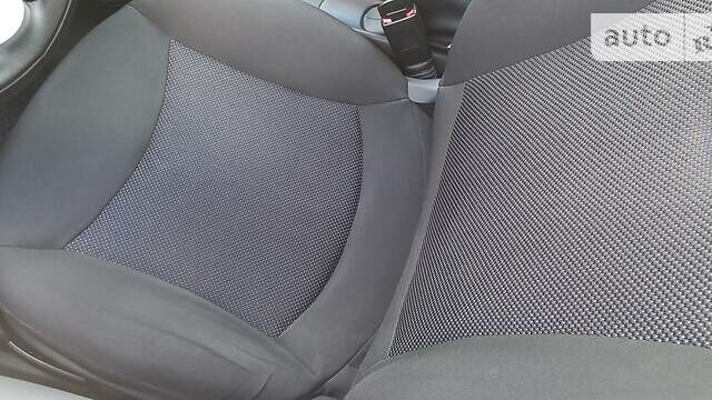 Белый Мини Hatch, объемом двигателя 1.6 л и пробегом 178 тыс. км за 6499 $, фото 23 на Automoto.ua