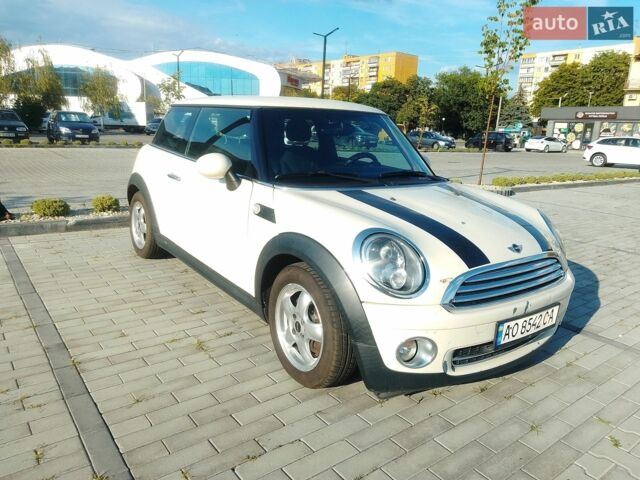 Белый Мини Hatch, объемом двигателя 1.4 л и пробегом 203 тыс. км за 4742 $, фото 19 на Automoto.ua