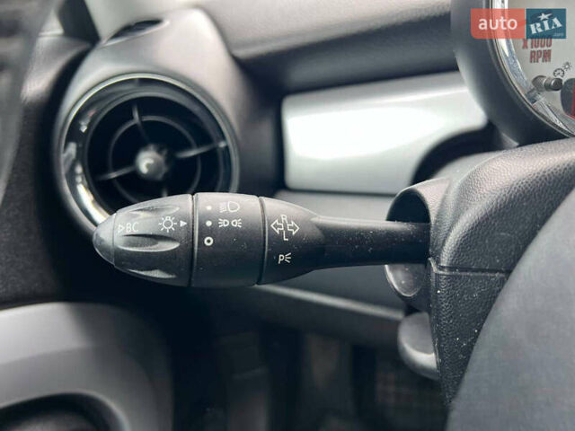 Белый Мини Hatch, объемом двигателя 1.4 л и пробегом 139 тыс. км за 5290 $, фото 25 на Automoto.ua