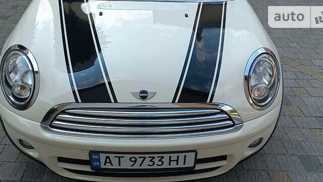 Белый Мини Hatch, объемом двигателя 1.6 л и пробегом 178 тыс. км за 6499 $, фото 8 на Automoto.ua