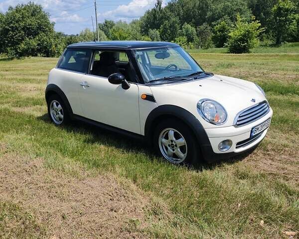 Білий Міні Hatch, об'ємом двигуна 1.6 л та пробігом 190 тис. км за 6000 $, фото 5 на Automoto.ua