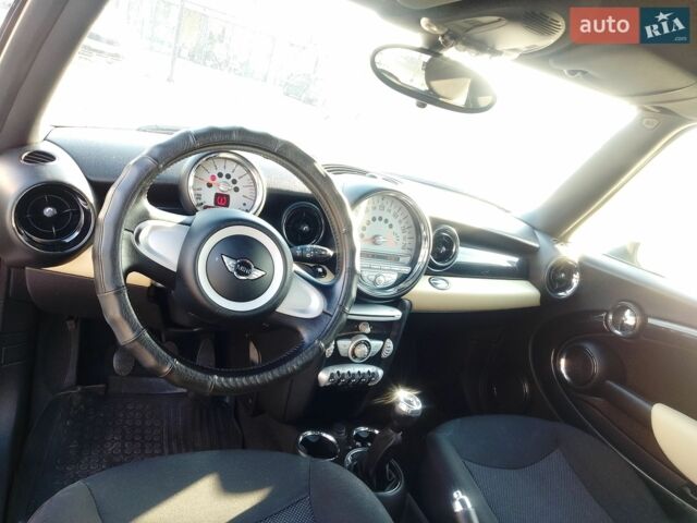 Белый Мини Hatch, объемом двигателя 1.4 л и пробегом 203 тыс. км за 4742 $, фото 1 на Automoto.ua