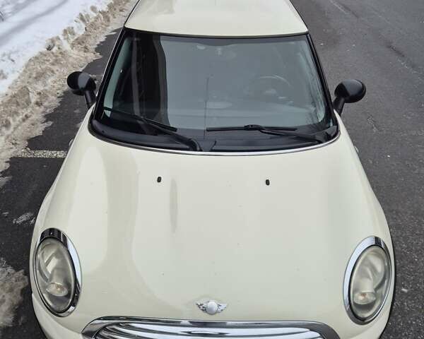 Белый Мини Hatch, объемом двигателя 1.4 л и пробегом 138 тыс. км за 5500 $, фото 12 на Automoto.ua