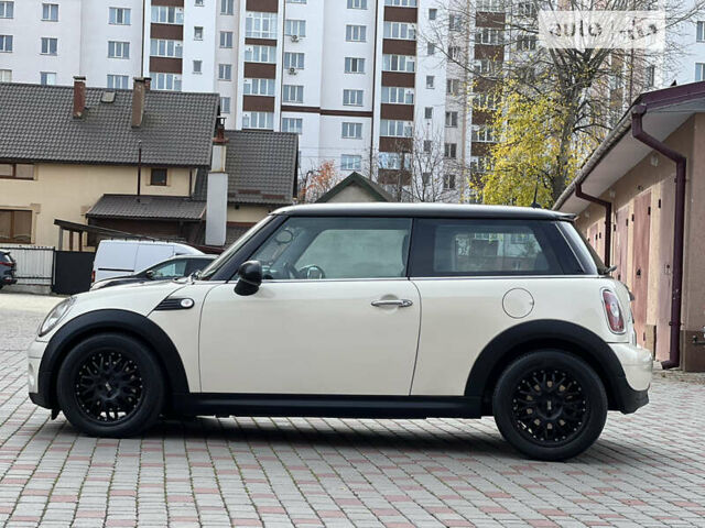 Белый Мини Hatch, объемом двигателя 1.6 л и пробегом 178 тыс. км за 6499 $, фото 3 на Automoto.ua