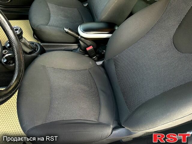 Білий Міні Hatch, об'ємом двигуна 1.6 л та пробігом 296 тис. км за 6599 $, фото 4 на Automoto.ua