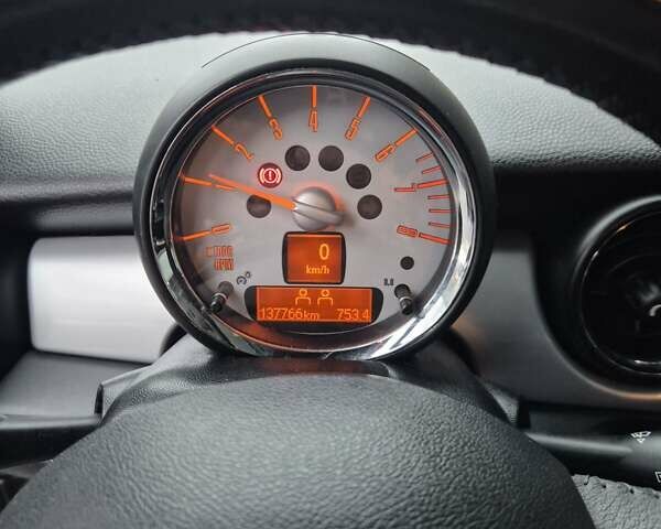 Белый Мини Hatch, объемом двигателя 1.4 л и пробегом 138 тыс. км за 5500 $, фото 19 на Automoto.ua