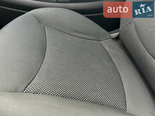 Белый Мини Hatch, объемом двигателя 1.6 л и пробегом 178 тыс. км за 6499 $, фото 26 на Automoto.ua