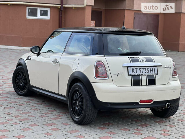 Белый Мини Hatch, объемом двигателя 1.6 л и пробегом 178 тыс. км за 6499 $, фото 5 на Automoto.ua
