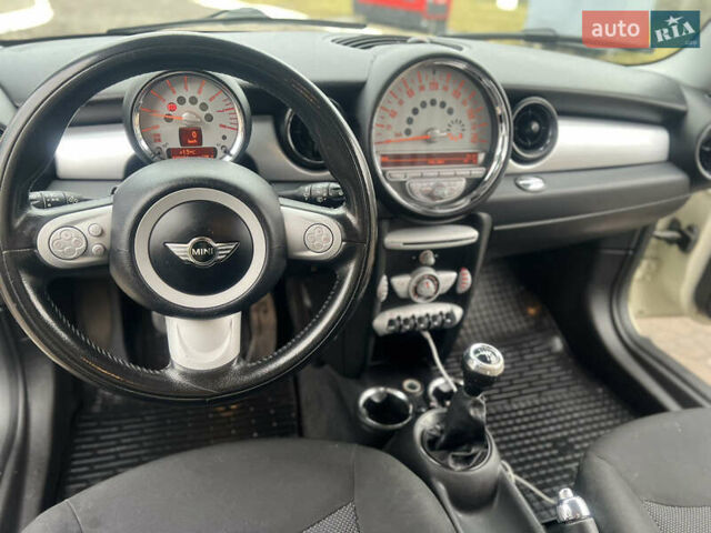 Белый Мини Hatch, объемом двигателя 1.4 л и пробегом 123 тыс. км за 5000 $, фото 25 на Automoto.ua