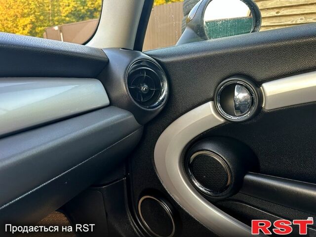 Білий Міні Hatch, об'ємом двигуна 1.6 л та пробігом 296 тис. км за 6599 $, фото 6 на Automoto.ua