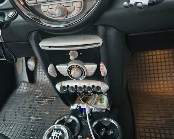 Белый Мини Hatch, объемом двигателя 1.4 л и пробегом 138 тыс. км за 5500 $, фото 23 на Automoto.ua