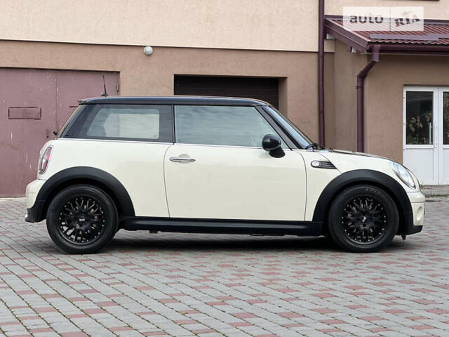 Белый Мини Hatch, объемом двигателя 1.6 л и пробегом 178 тыс. км за 6499 $, фото 2 на Automoto.ua