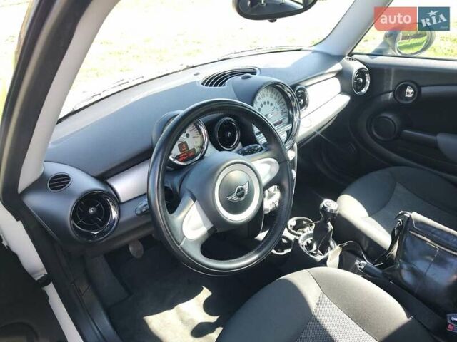 Білий Міні Hatch, об'ємом двигуна 1.6 л та пробігом 190 тис. км за 6000 $, фото 60 на Automoto.ua