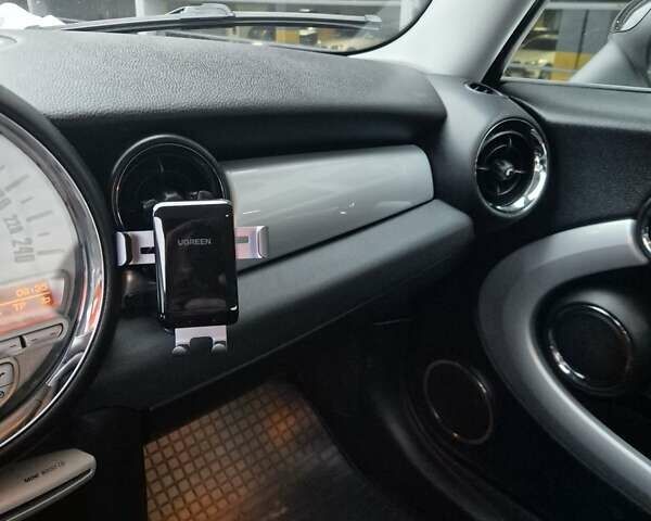 Белый Мини Hatch, объемом двигателя 1.4 л и пробегом 138 тыс. км за 5500 $, фото 17 на Automoto.ua