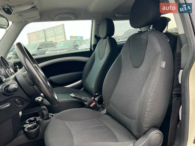 Белый Мини Hatch, объемом двигателя 1.4 л и пробегом 139 тыс. км за 5290 $, фото 17 на Automoto.ua