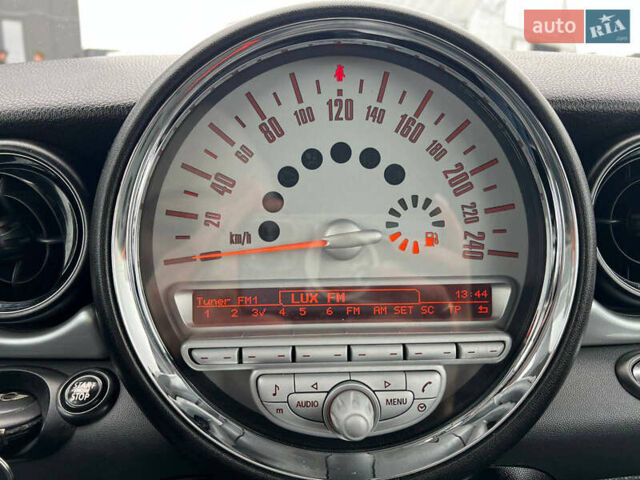 Белый Мини Hatch, объемом двигателя 1.4 л и пробегом 139 тыс. км за 5290 $, фото 27 на Automoto.ua