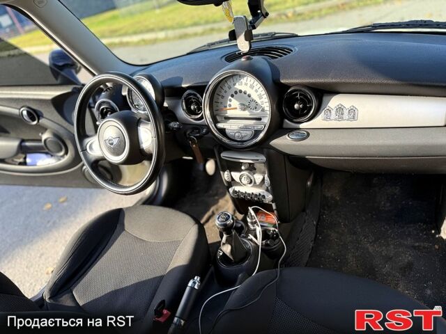 Белый Мини Hatch, объемом двигателя 1.6 л и пробегом 193 тыс. км за 6300 $, фото 8 на Automoto.ua