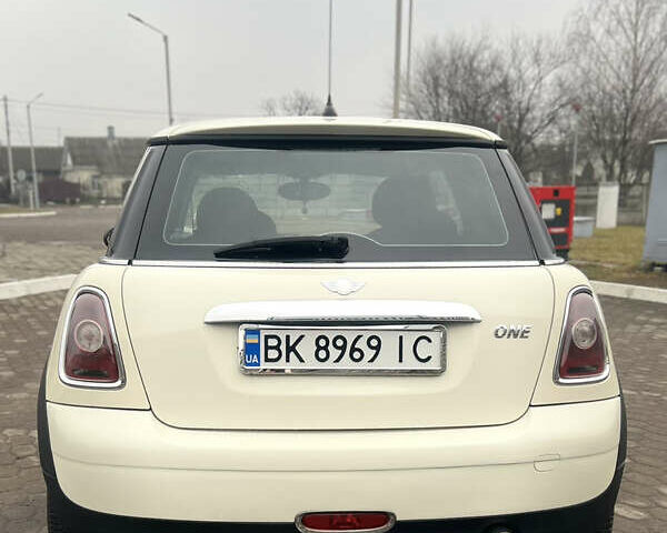Белый Мини Hatch, объемом двигателя 1.4 л и пробегом 123 тыс. км за 5000 $, фото 12 на Automoto.ua