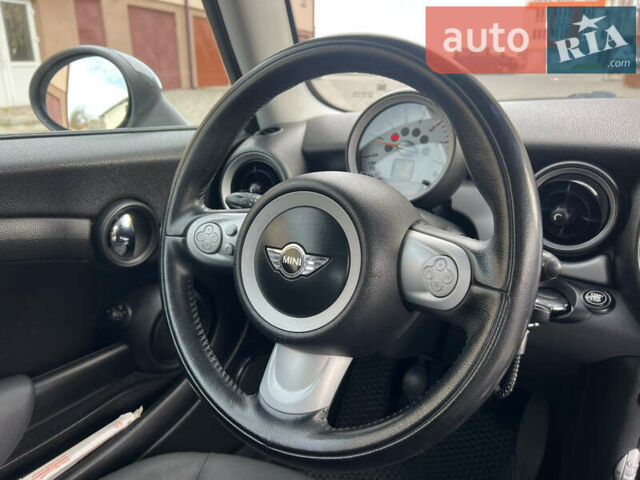 Белый Мини Hatch, объемом двигателя 1.6 л и пробегом 178 тыс. км за 6499 $, фото 12 на Automoto.ua