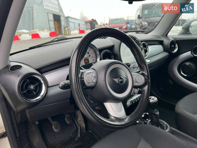 Белый Мини Hatch, объемом двигателя 1.4 л и пробегом 139 тыс. км за 5290 $, фото 16 на Automoto.ua