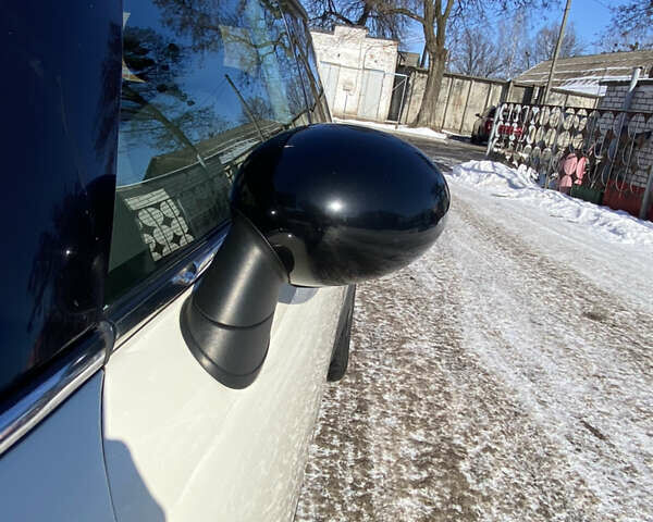 Белый Мини Hatch, объемом двигателя 1.6 л и пробегом 249 тыс. км за 4100 $, фото 9 на Automoto.ua