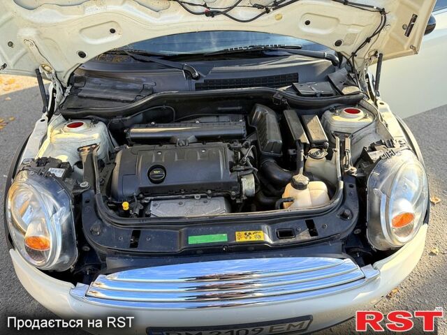 Белый Мини Hatch, объемом двигателя 1.6 л и пробегом 193 тыс. км за 6300 $, фото 11 на Automoto.ua