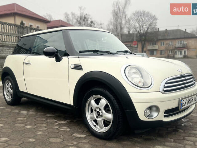 Белый Мини Hatch, объемом двигателя 1.4 л и пробегом 123 тыс. км за 5000 $, фото 6 на Automoto.ua