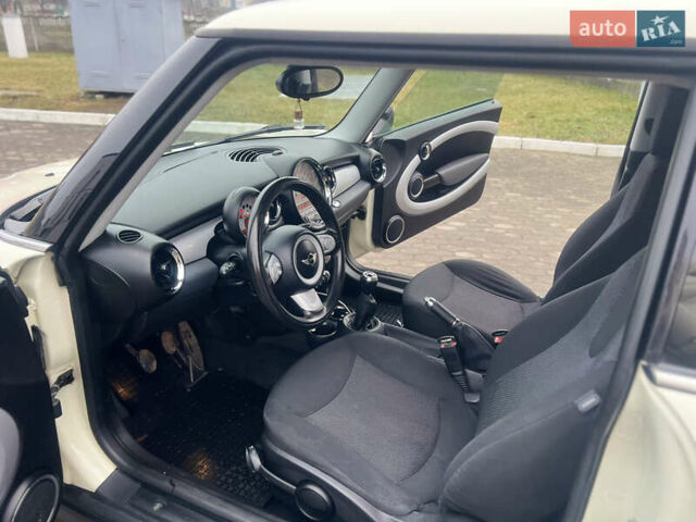 Белый Мини Hatch, объемом двигателя 1.4 л и пробегом 123 тыс. км за 5000 $, фото 22 на Automoto.ua