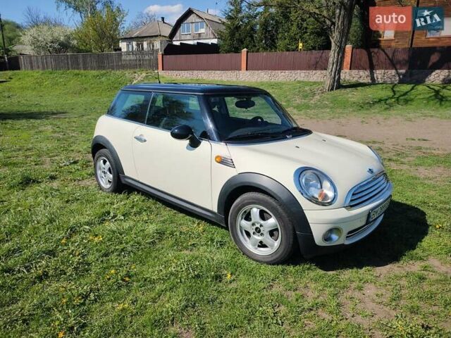 Білий Міні Hatch, об'ємом двигуна 1.6 л та пробігом 190 тис. км за 6000 $, фото 58 на Automoto.ua