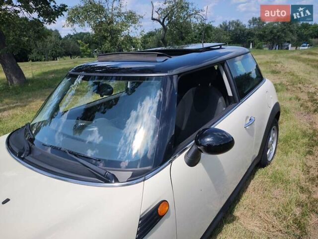Білий Міні Hatch, об'ємом двигуна 1.6 л та пробігом 190 тис. км за 6000 $, фото 21 на Automoto.ua